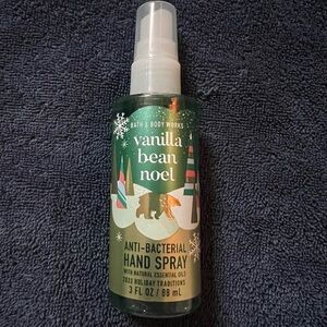 Bath & Body Works Vanilla Bean Noel Hand Spray - Festive Green